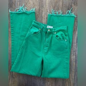 Zara Solid Color Full Leangth Wide Leg Jeans in green size 0